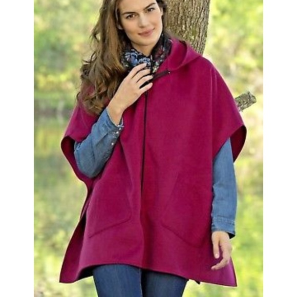 Red Hooded Poncho With Pockets - Picture 3 of 4